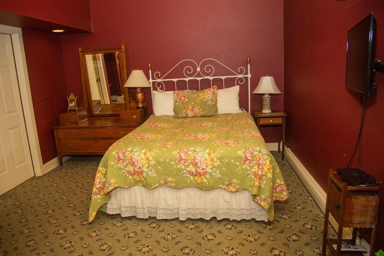 Sylvan Inn Bed & Breakfast Glen Arbor Exterior foto