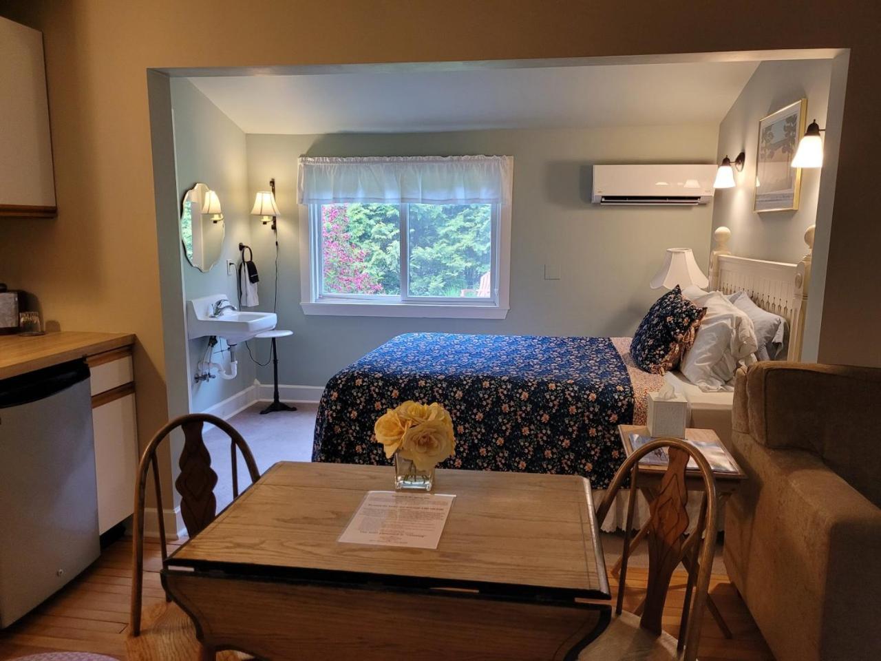 Sylvan Inn Bed & Breakfast Glen Arbor Exterior foto